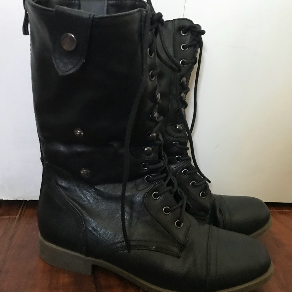 Combat boots